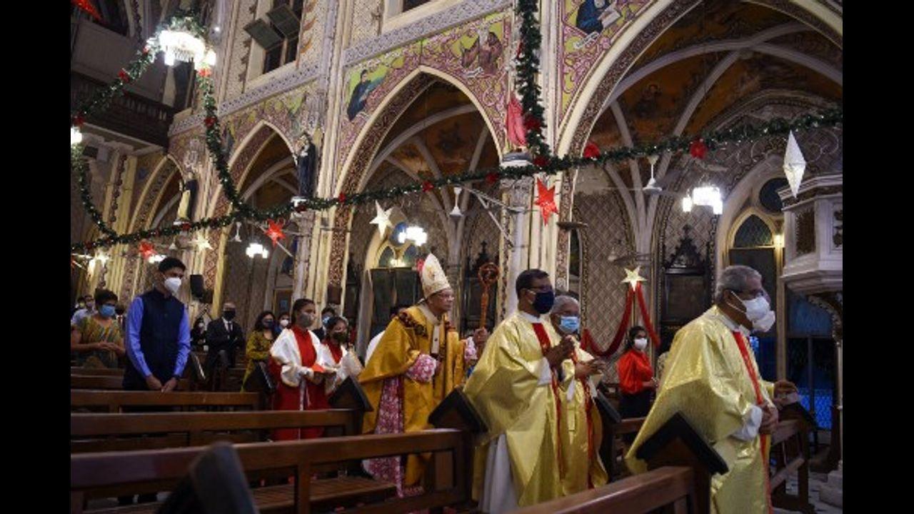 Maharashtra clamps curbs on Christmas celebrations; 50 per cent capacity allowed in churches